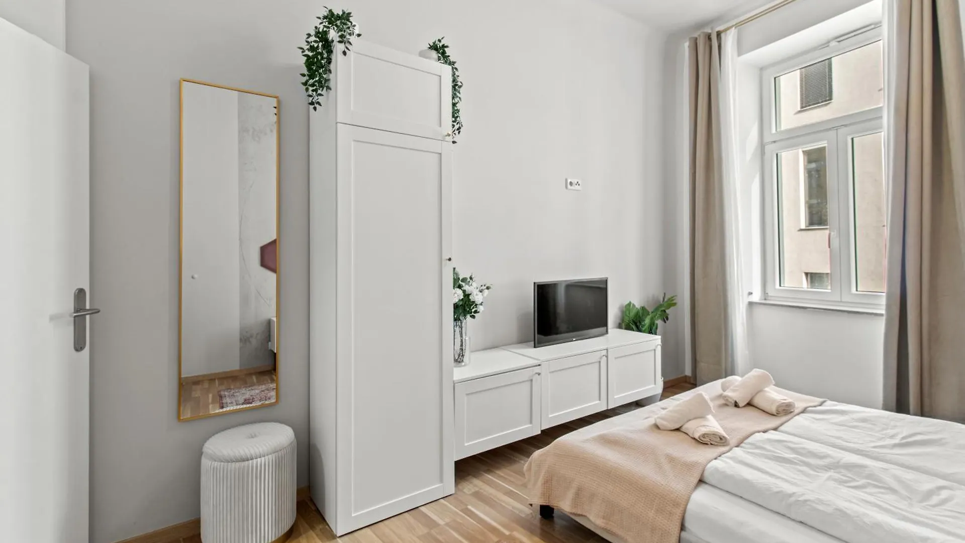 Elegant Room Near Prater & City Center Bécs Szálloda