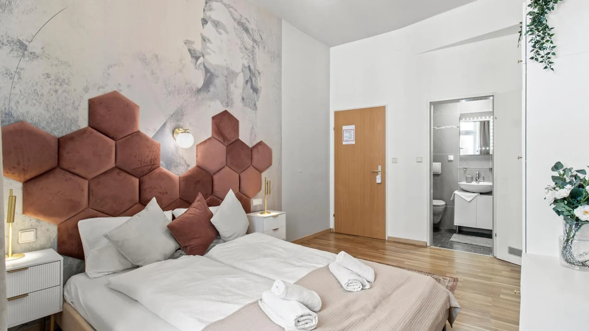 Elegant Room Near Prater & City Center Bécs