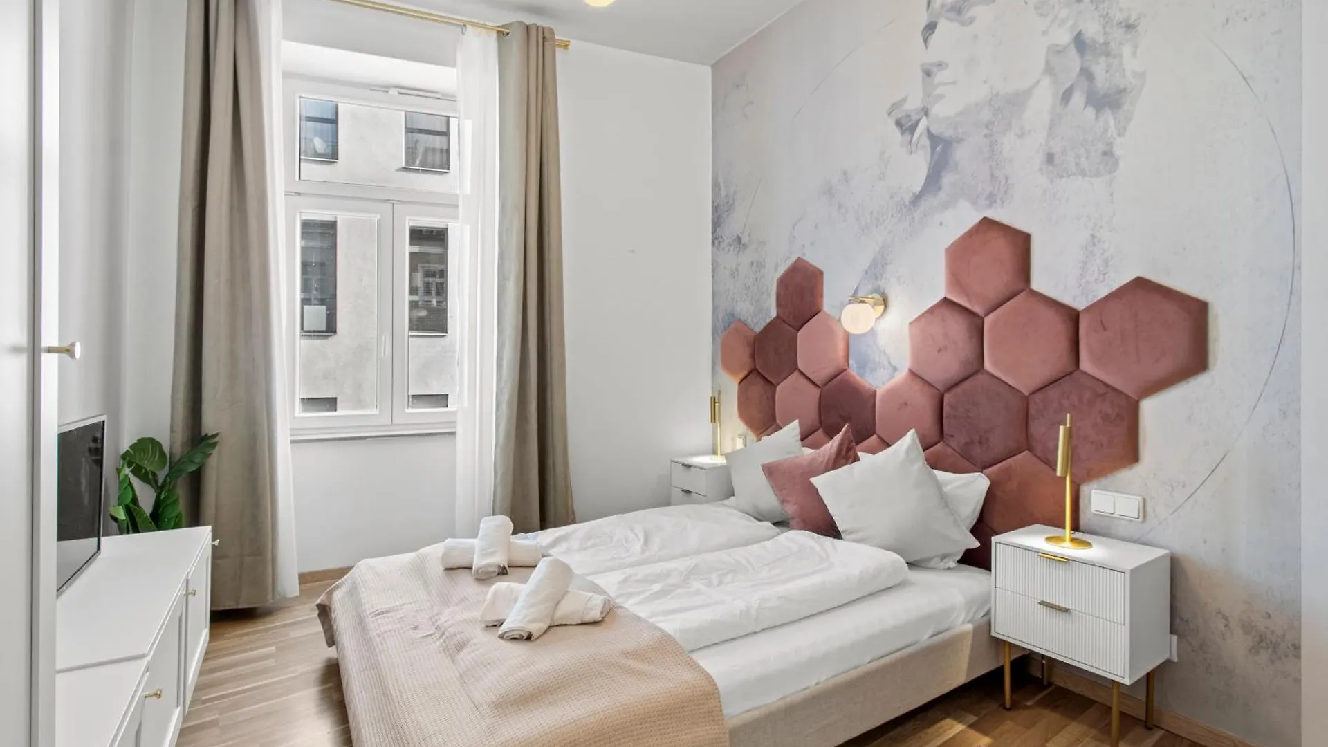 Elegant Room Near Prater & City Center Vienna Hotel